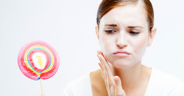 HOW DOES SUGAR AFFECT YOUR TEETH?